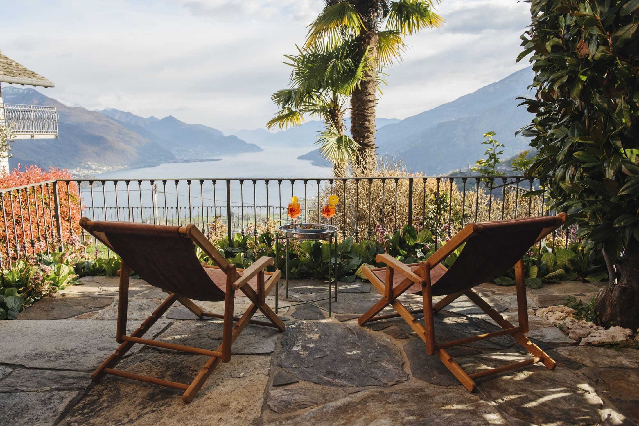 Ca' Rosa — terrace with lake and mountain view